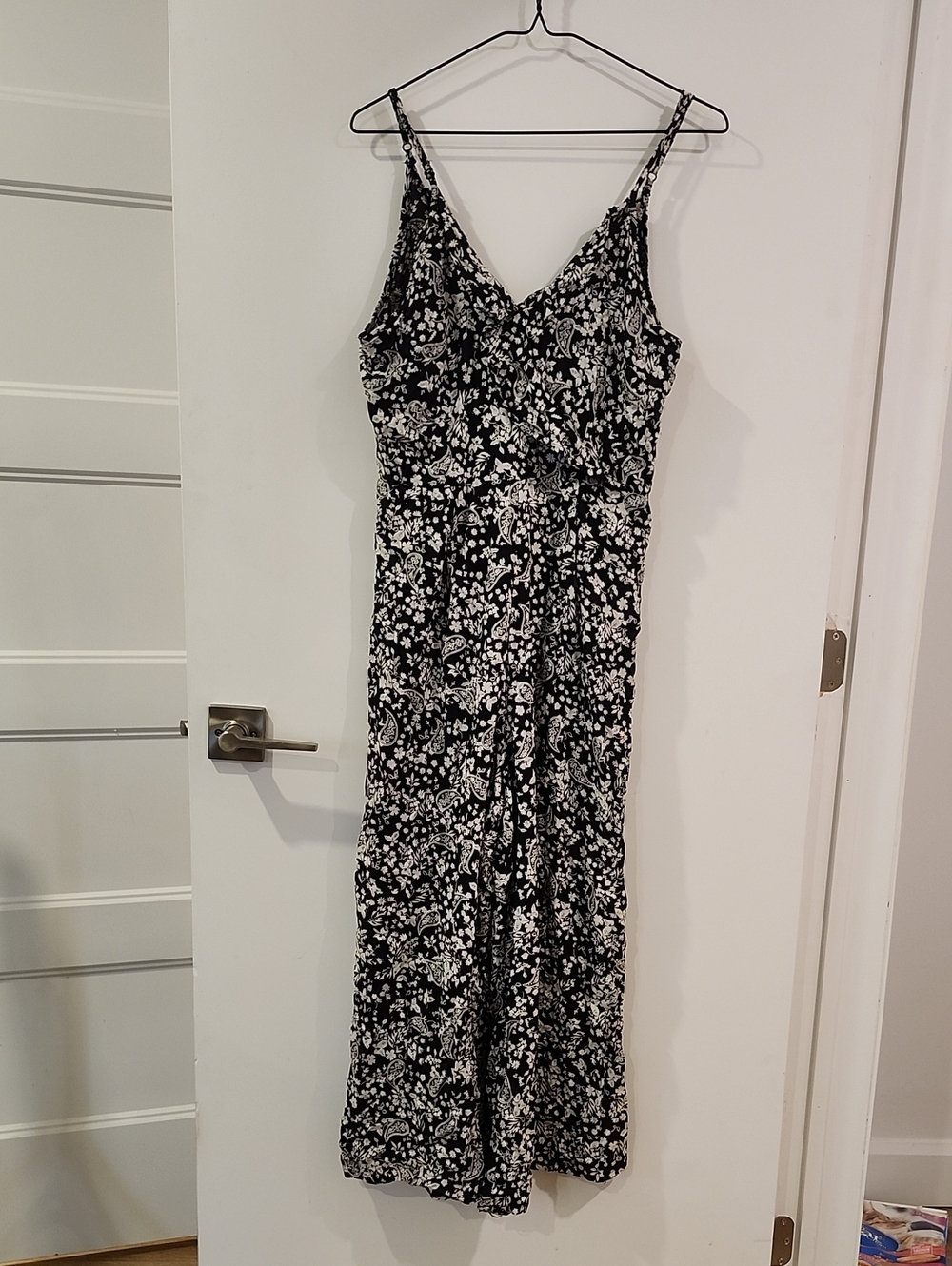 P2P 17" Black and White Floral V-Neck Jumpsuit